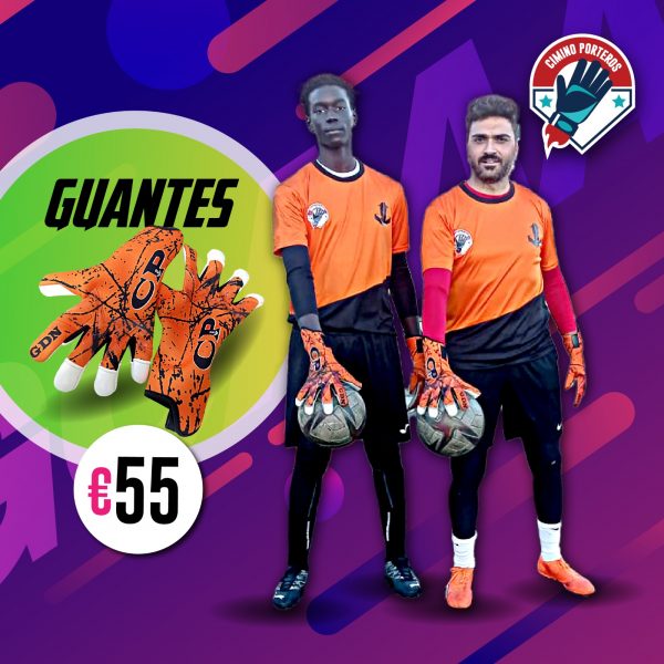 Se vería los guantes de portero a valor de 55€ de la escuela de porteros y jugadores de fútbol en Almería
